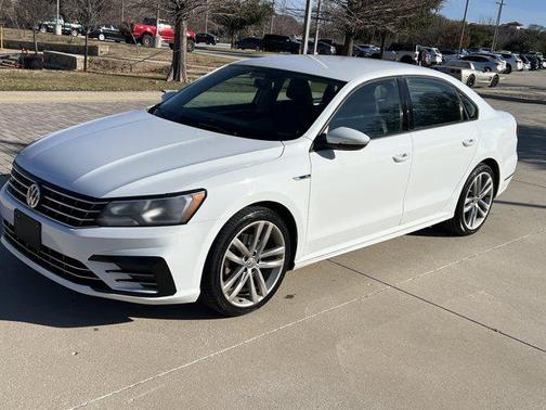 2018 Volkswagen Passat 2.0T R-Line