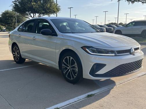 Pure White 2025 Volkswagen Jetta 1.5T Sport