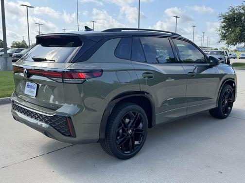 Avocado Green w/Deep Black Roof 2026 Volkswagen Tiguan 2.0T SE R-Line Black 4MOTION