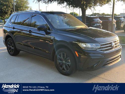 Deep Black Pearl 2023 Volkswagen Tiguan 2.0T SE
