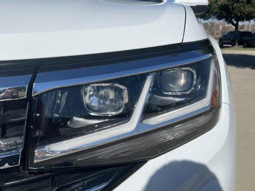 2023 Volkswagen Atlas 3.6L SE w/Technology