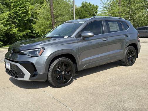 Platinum Gray Metallic 2026 Volkswagen Taos SE