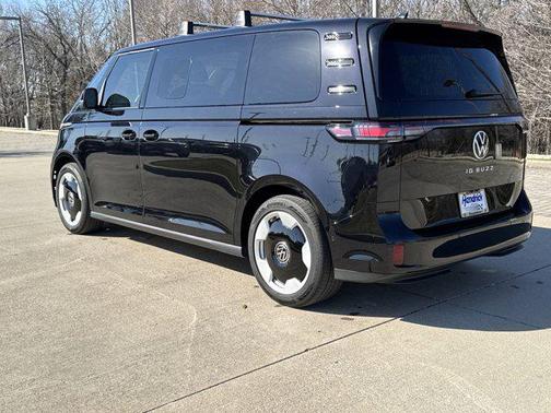 2025 Volkswagen ID. Buzz Pro S Plus