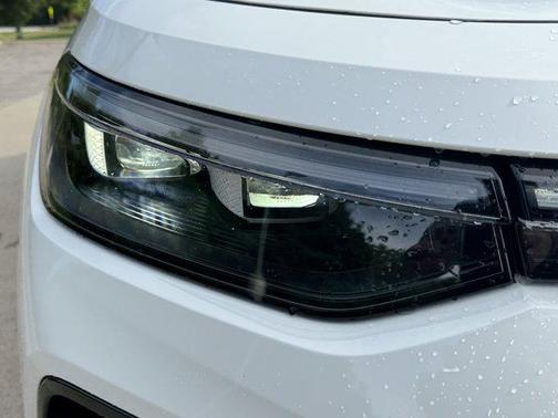 2026 Volkswagen Tiguan 2.0T SEL R-Line 4MOTION