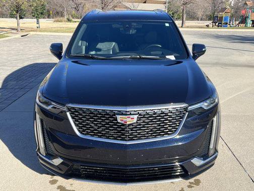 2022 Cadillac XT6 Premium Luxury FWD