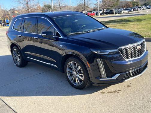 2022 Cadillac XT6 Premium Luxury FWD