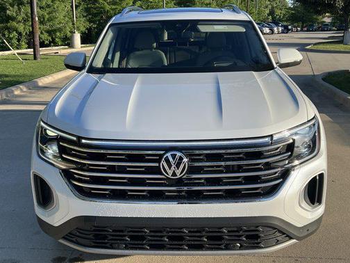 opal white pearl 2026 Volkswagen Atlas 2.0T SEL