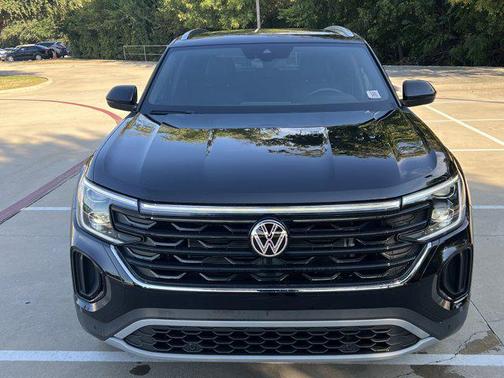 2025 Volkswagen Atlas Cross Sport 2.0T SE w/Technology 4MOTION