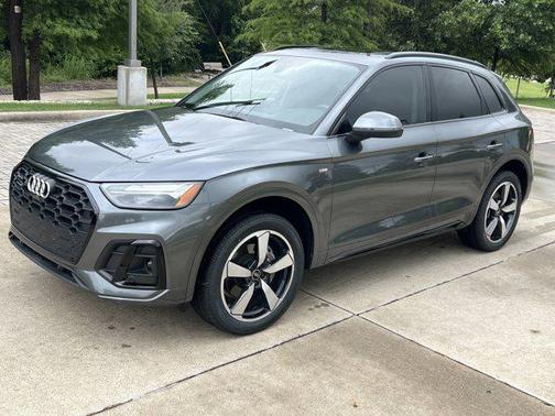 2022 Audi Q5 45 S line Premium Plus