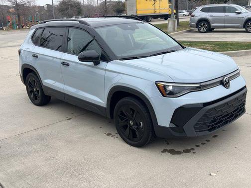 2025 Volkswagen Taos 1.5T SE Black