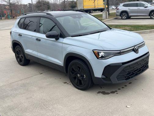 2025 Volkswagen Taos 1.5T SE Black