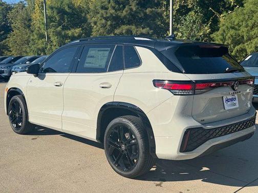 2026 Volkswagen Tiguan 2.0T SE R-Line Black 4MOTION