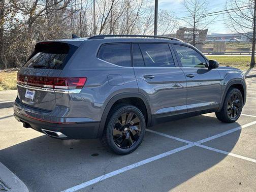 pure gray 2026 Volkswagen Atlas 2.0T SE w/Technology