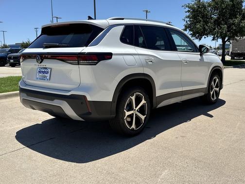 Pure White 2026 Volkswagen Tiguan 2.0T SE