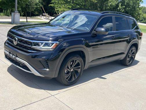 2022 Volkswagen Atlas 3.6L SE w/Technology