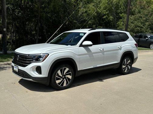 Opal White Pearl 2026 Volkswagen Atlas 2.0T SE w/Technology 4MOTION
