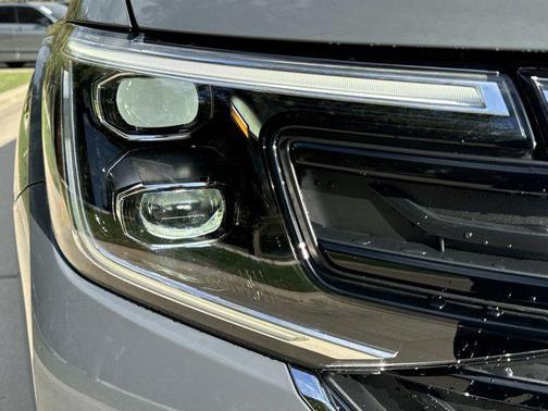 2025 Volkswagen Atlas Cross Sport 2.0T SEL Premium