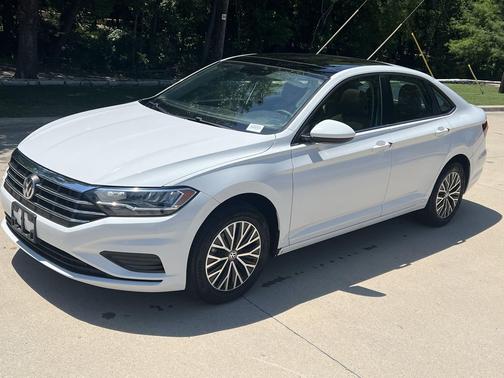 Pure White 2021 Volkswagen Jetta 1.4T SE