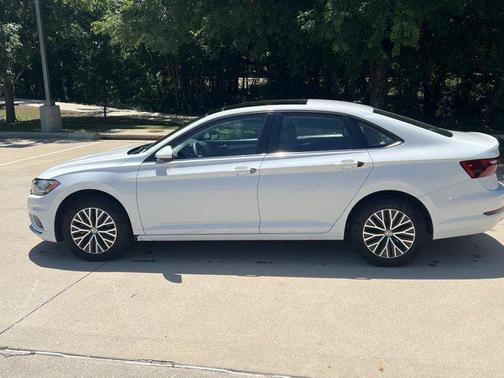 Pure White 2021 Volkswagen Jetta 1.4T SE