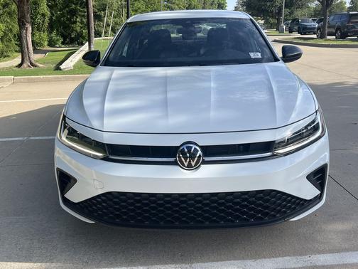 Pure White 2025 Volkswagen Jetta 1.5T Sport