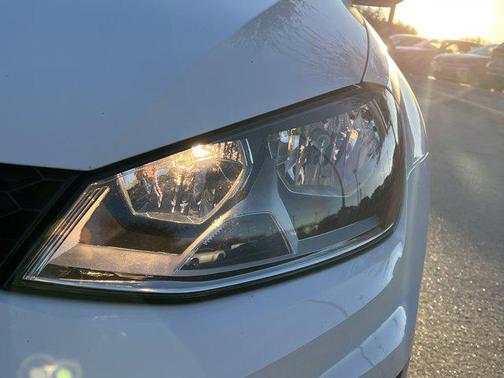 2017 Volkswagen Golf GTI 2.0T S 4-Door