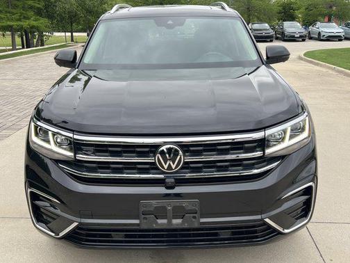 Deep Black Pearl 2023 Volkswagen Atlas 3.6L SEL Premium