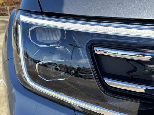 Silver Mist Metallic 2026 Volkswagen Atlas 2.0T SE w/Technology