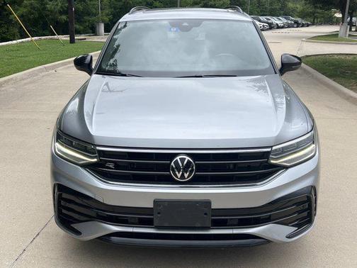 Pyrite Silver Metallic 2023 Volkswagen Tiguan 2.0T SE R-Line Black