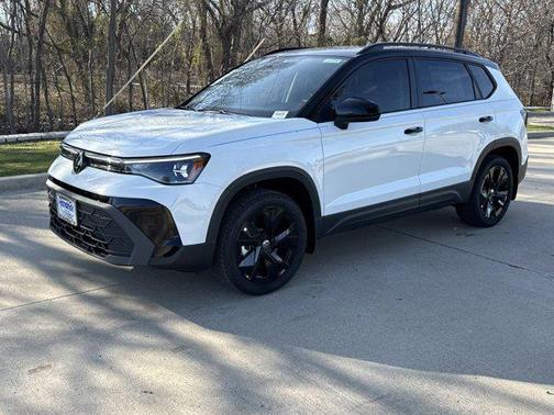 2026 Volkswagen Taos SE Black