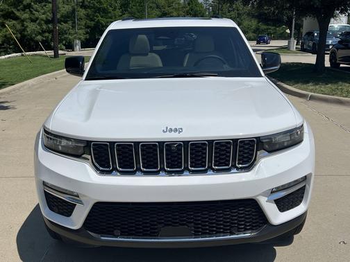 Bright White Clearcoat 2024 Jeep Grand Cherokee Limited