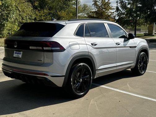 2026 Volkswagen Atlas Cross Sport 2.0T SEL
