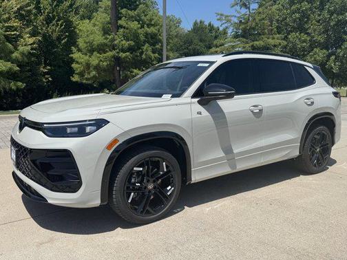 2025 Volkswagen Tiguan 2.0T SE R-Line Black