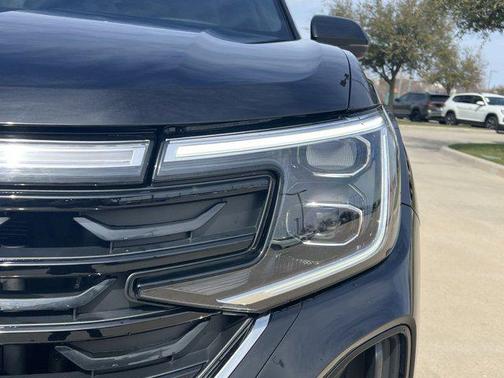 2024 Volkswagen Atlas Cross Sport 2.0T SE w/Technology 4MOTION