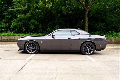 Granite Pearlcoat 2023 Dodge Challenger R/T Scat Pack