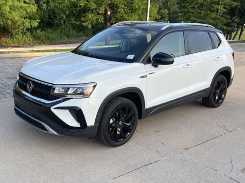 2024 Volkswagen Taos 1.5T SE