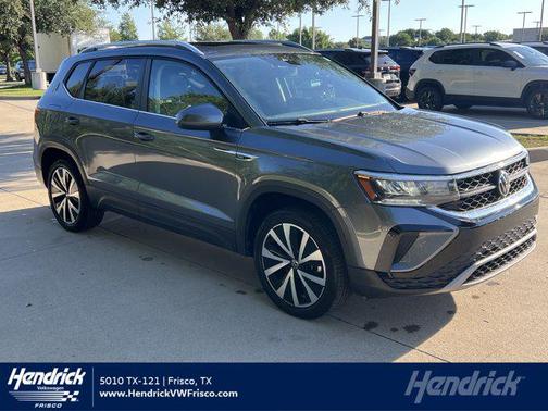 Platinum Gray Metallic 2022 Volkswagen Taos 1.5T SE