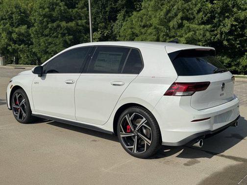 2026 Volkswagen Golf GTI 2.0T SE DSG