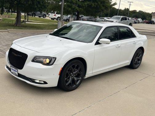 2023 Chrysler 300 S