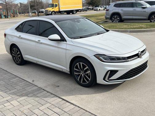 2025 Volkswagen Jetta 1.5T SE