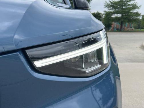2024 Volvo XC40 B5 Core Bright Theme