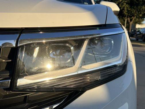 2023 Volkswagen Atlas Cross Sport 2.0T SE w/Technology