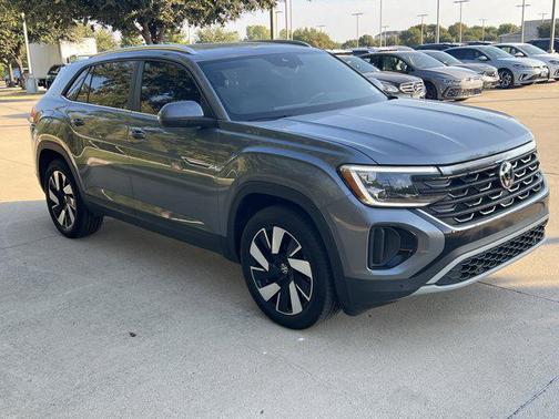 2025 Volkswagen Atlas Cross Sport 2.0T SE w/Technology