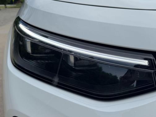 Opal White w/Deep Black Roof 2026 Volkswagen Tiguan 2.0T SE R-Line Black
