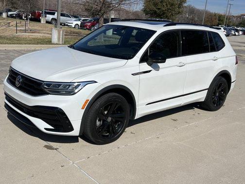 2023 Volkswagen Tiguan 2.0T SE R-Line Black