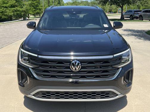 2024 Volkswagen Atlas Cross Sport 2.0T SE w/Technology 4MOTION