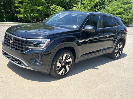 2024 Volkswagen Atlas Cross Sport 2.0T SE w/Technology 4MOTION