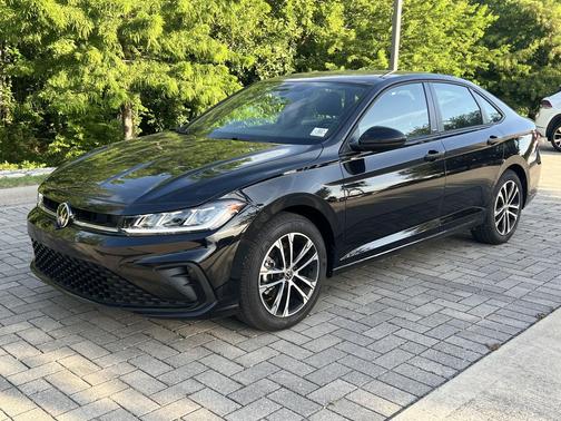 Deep Black Pearl 2025 Volkswagen Jetta 1.5T Sport