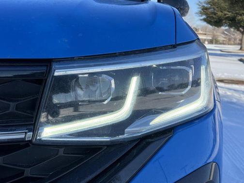 2024 Volkswagen Taos 1.5T SE Black