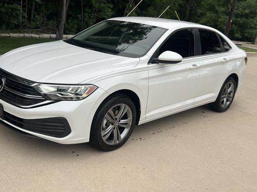 Oryx White Pearl 2022 Volkswagen Jetta 1.5T SE