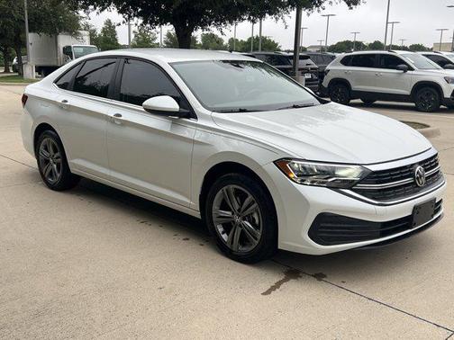 Oryx White Pearl 2022 Volkswagen Jetta 1.5T SE